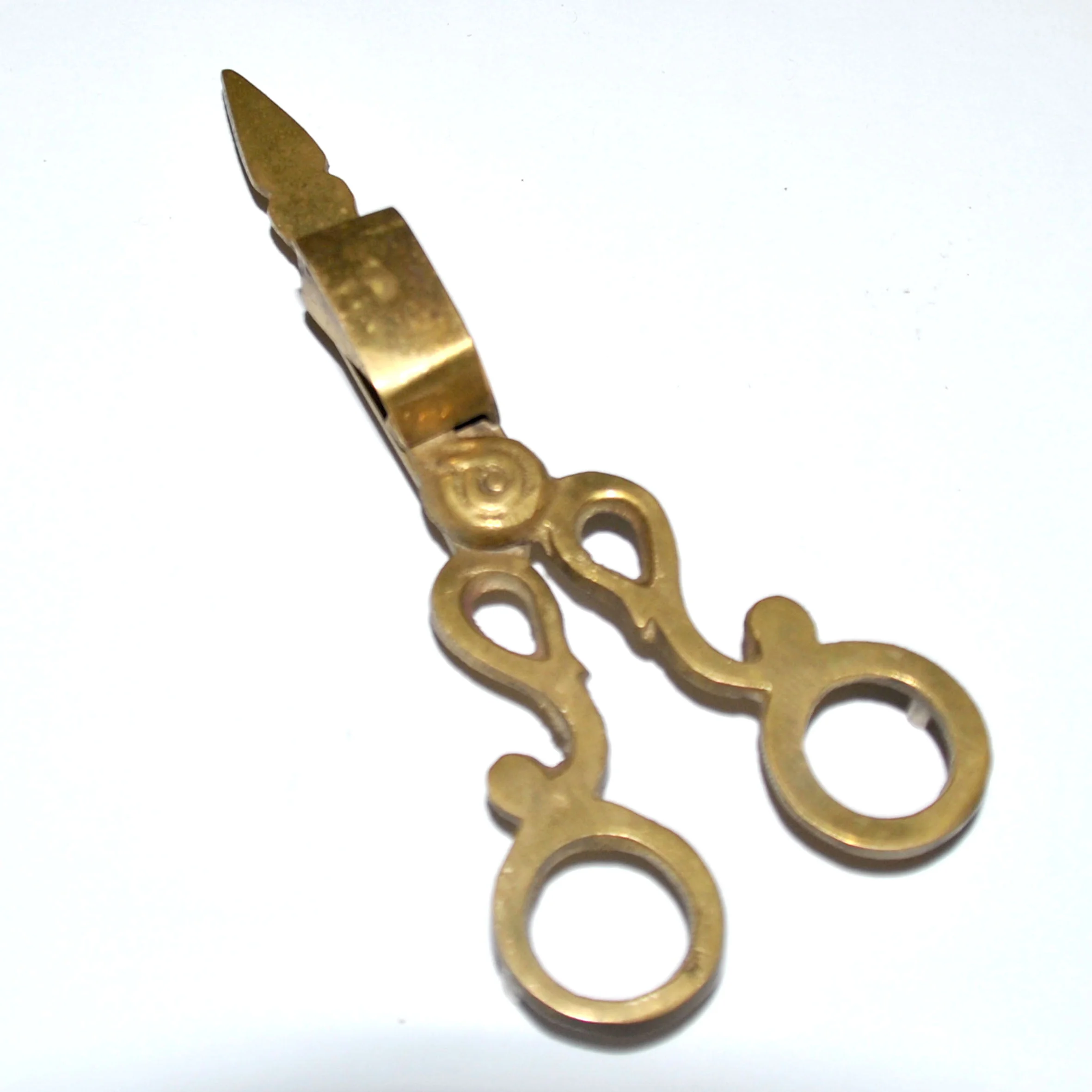 Mouchette ancienne en bronze