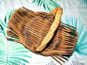 Panier à anse vintage en rotin tressé