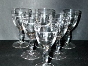 Lot de 6 Verres à pied vintage en verre taillé goutte