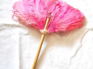 Eventail écran à main ancien en plumes roses - Cabaret