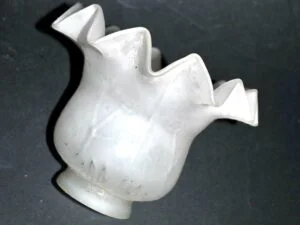 Verre Tulipe en verre dépoli moulé pour lampe Art Déco