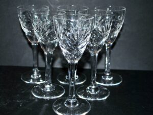 SAINT-LOUIS Série de 6 Verres à liqueur Chantilly en cristal signé H11.5cm