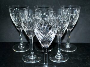 SAINT-LOUIS Lot 6 Verres à vin blanc Chantilly en cristal signé Saint-Louis H14
