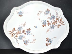 Plateau ancien "Sakura" en porcelaine peinte Fleurs de cerisier sépia
