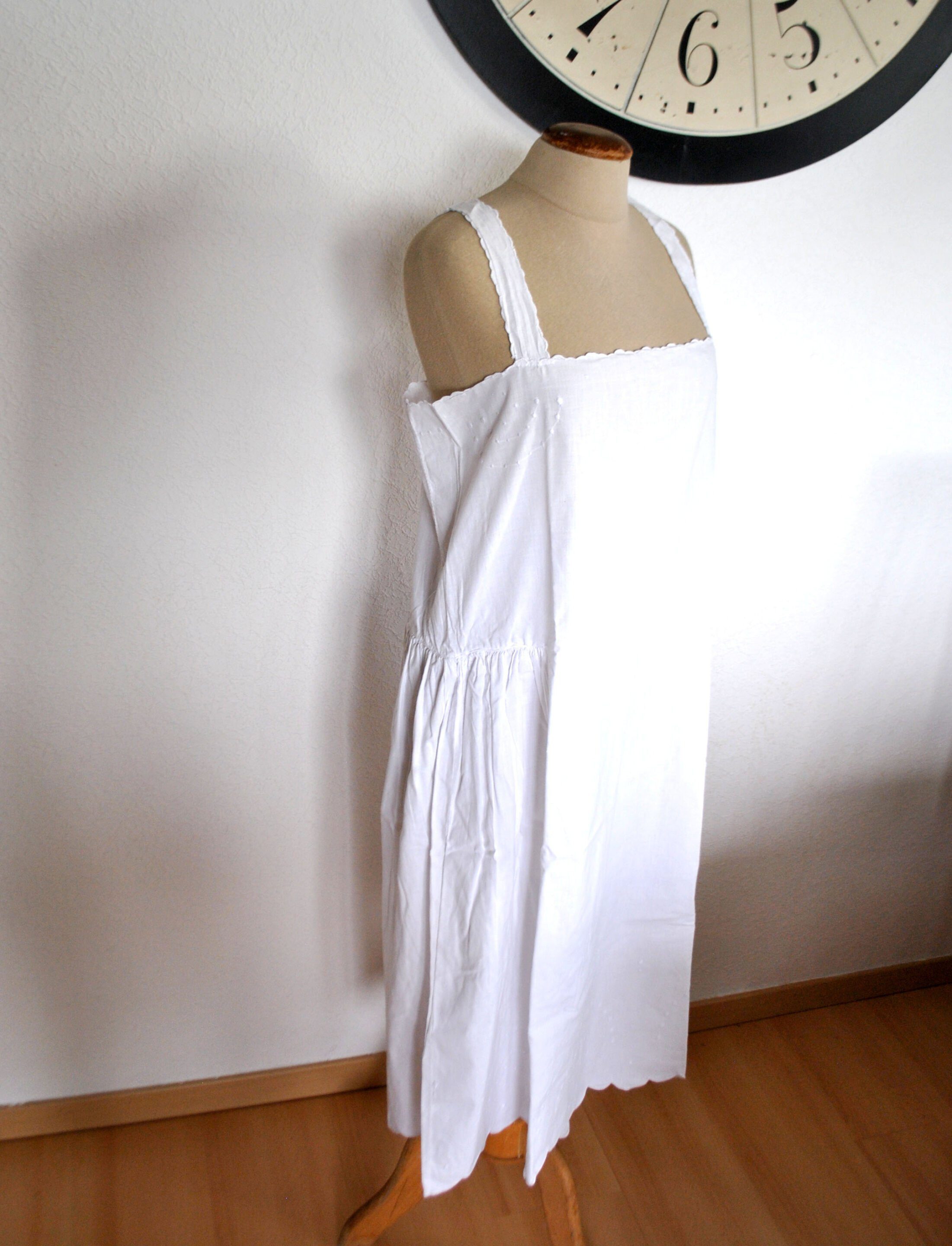 Chemise de nuit - robe dessous vintage en coton brodé à pois T44/46 – Image 6