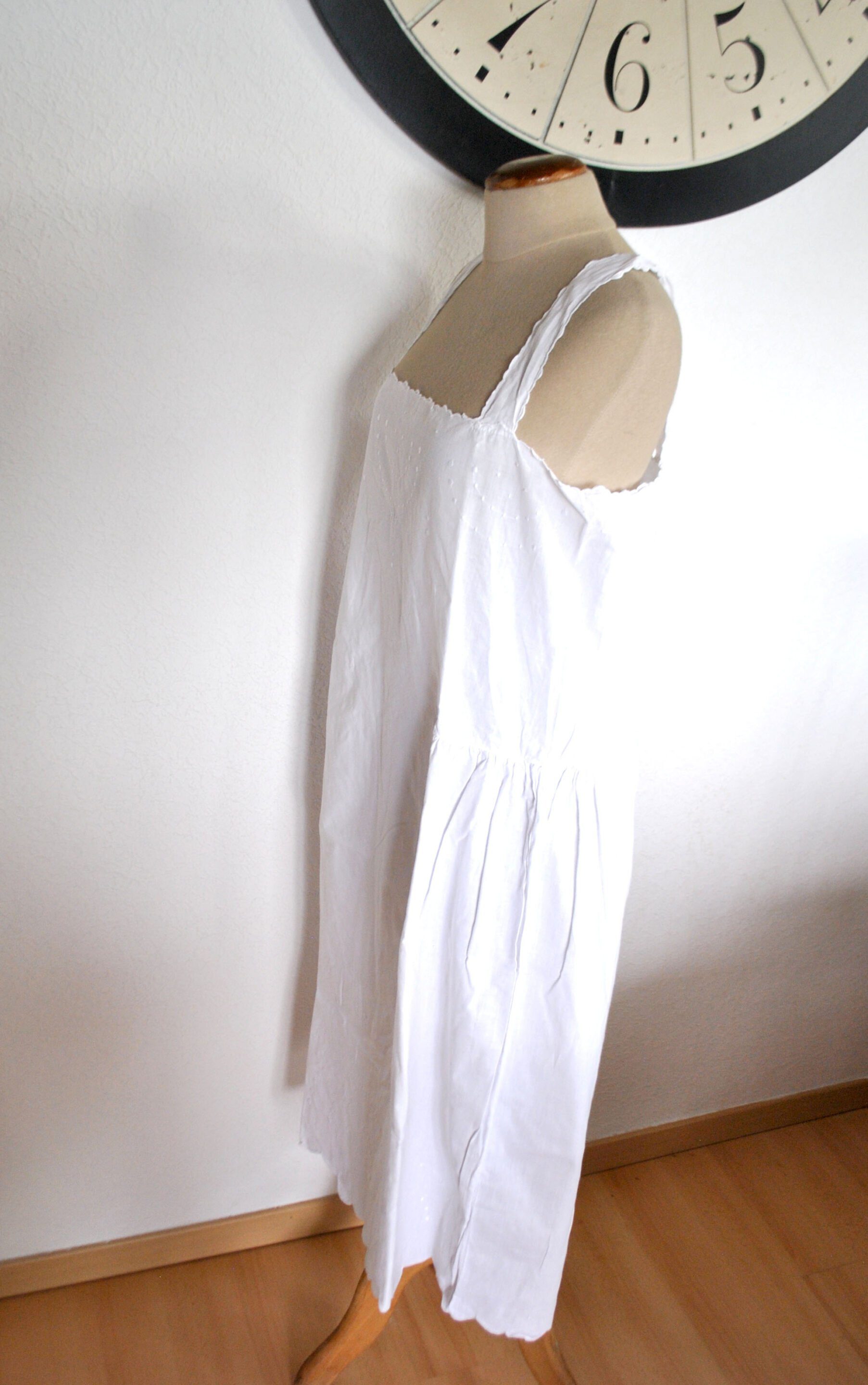Chemise de nuit - robe dessous vintage en coton brodé à pois T44/46 – Image 9