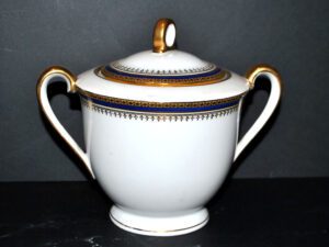 LIMOGES Ribes Sucrier en porcelaine doré et frise bleu