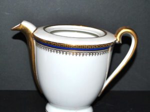 LIMOGES Ribes Pichet pot-à-lait en porcelaine doré et bleu