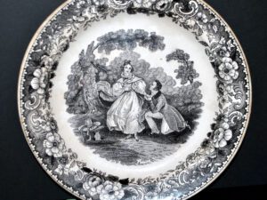 MONTEREAU Assiette parlante illustrée en faïence Louis Lebeuf scène galante 1830