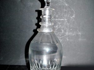 Carafe de bistrot vintage en verre taillé à côtes plates H28cm