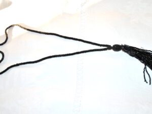 Collier sautoir ancien en Jais avec pompon - pierre noir CHARLESTON Années 1920-1930