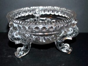 PORTIEUX Coupe sucrier beurrier en verre pressé-moulé Dauphins 1914