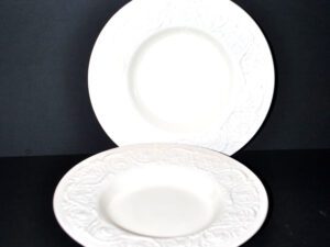 WEDGWOOD Lot 2 assiettes creuses pasta Faïence moulé PATRICIAN guirlande England