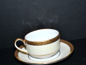 LIMOGES Ribes Tasse à café en porcelaine frise Or deux tons