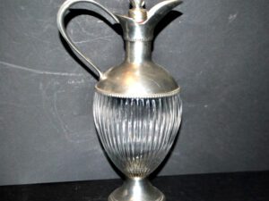 Carafe rétro Pichet Aiguière en verre moulé et étain
