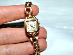 Montre femme LACORDA Mouvement mécanique Suisse vintage 1960 Plaqué Or