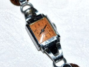Montre femme Mouvement mécanique vintage 1950 Chromé