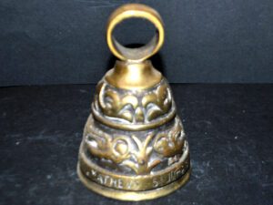 Cloche en Bronze - Clochette décor 4 saints MARCUS JOHANNES LUC