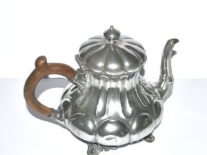 Théière anglaise en étain Sheffield Orfèvre Shaw & Fischer 1900