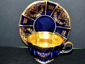 Tasse polylobée Porcelaine allemande bleu cobalt intérieur or LINDNER Bavaria