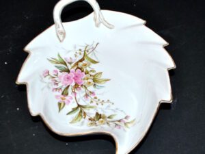 MEISSEN Ravier coupelle décor fleurs rose peint en porcelaine signé Meissen