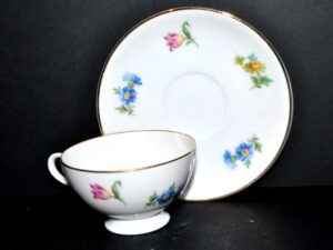 Tasse à café vintage en porcelaine fleurie allemande Thomas Germany