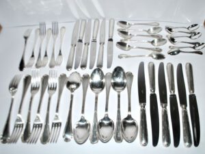 ERCUIS Ménagère TRIANON métal argenté - set 42 couverts table ruban croisé