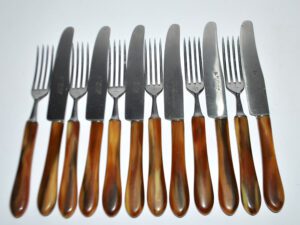 SOLINGEN Lot 12 couverts à fromage Couteaux anciens en corne et lame acier