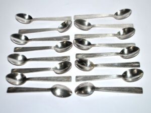 Lot 16 cuillères à café moka ART DECO en métal argenté 12cm
