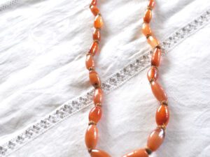 Collier sautoir vintage en pierre véritable rouge orangé agate cornaline 60cm