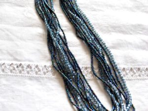 Collier vintage Rivière de perles bleu 9 rangs cristal et verre 45cm