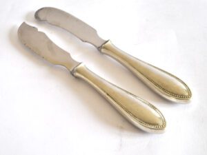 Lot 2 couteaux de service ancien en métal argenté frise perle Gowe ALPACCA