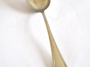 Cuillère à sauce en métal argenté allemand Gowe ALPACCA décor perle 26cm
