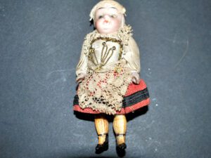 Poupée miniature mignonnette porcelaine 1900 - Antique doll 8cm