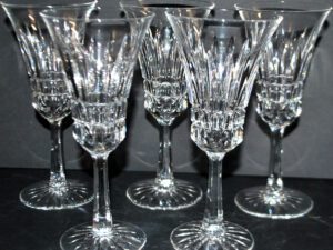 VILLEROY BOCH Lot 5 flûtes à champagne en cristal taillé - modèle Royal VB H17cm