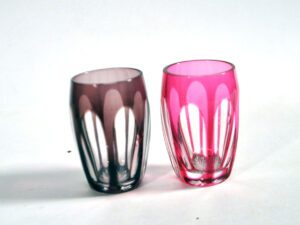 SAINT-LOUIS Lot 2 verres liqueur shooter cristal doublé Overlay rouge