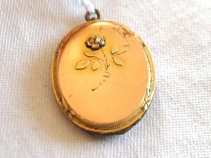 Pendentif rétro Médaillon Porte-photo en métal doublé Or 1920 Cassolette