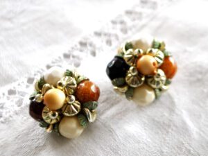 Boucles d'oreilles CLIPS perles orange noir - Bijou vintage doré