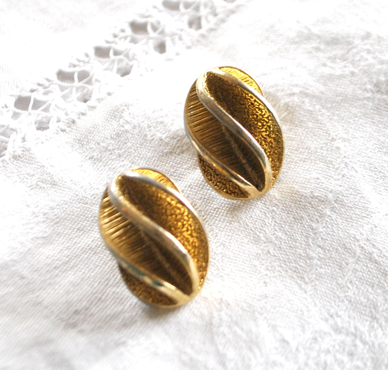 ORENA Boucles d'oreilles à CLIPS spirale Plaqué Or - Bijou vintage doré