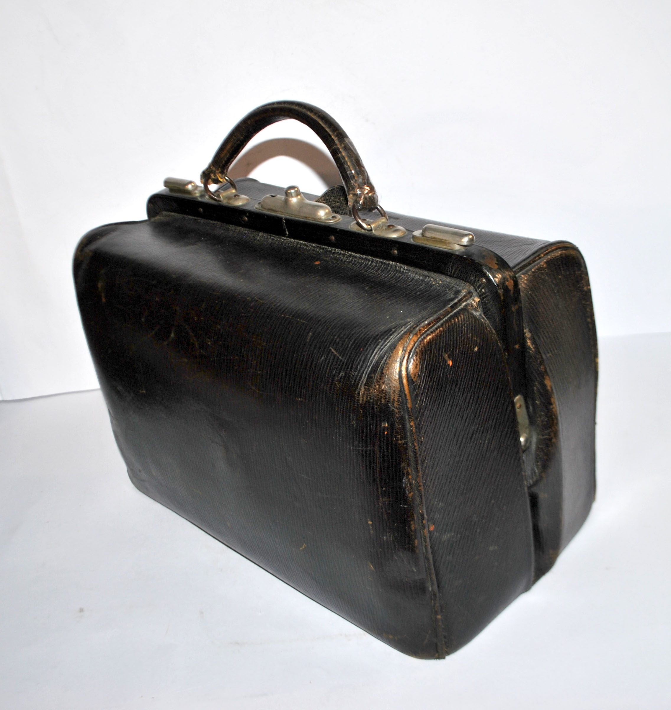 MOYNAT Sac de voyage ancien en cuir - mallette de docteur monogramme LM – Image 9