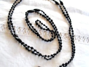Collier charleston sautoir perle noir jais français crochet Châtelaine 1920-30