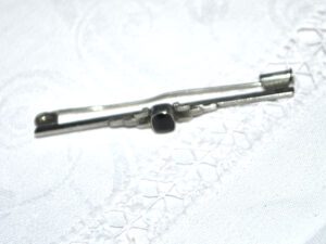 Broche ART DECO Barrette en Plaqué Argent et Onyx 1920-1930