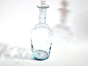 Flacon carafe ancienne Bouteille en verre bleuté