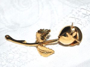 Broche vintage fleur rose en plaqué Or - Bijou signé Monet