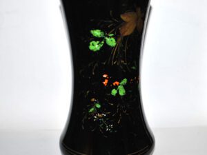 Vase Charles X en opaline noir décor émaillé fleuri peint main 30 cm
