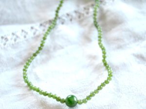 Collier ancien perle en pierre naturelle verte Jade jaspe? 34cm
