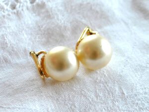 Boucles d'oreilles CLIPS vintage PERLE nacré et plaqué Or signé HB Original Patent