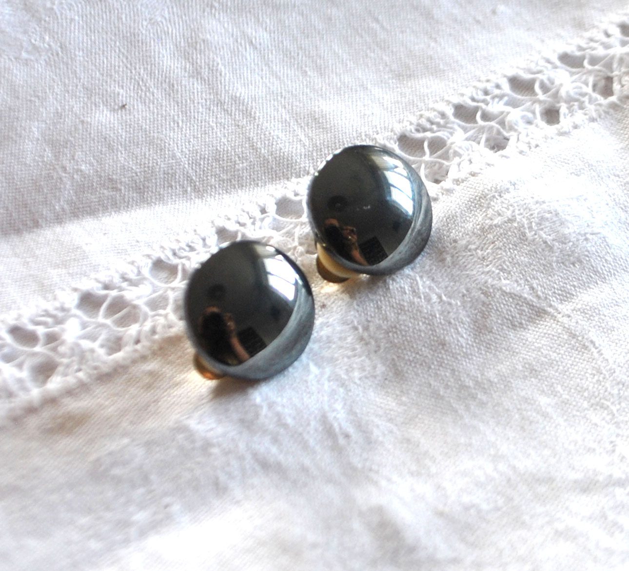 Boucles d'oreilles clips cabochon en pierre hématite - bijou vintage