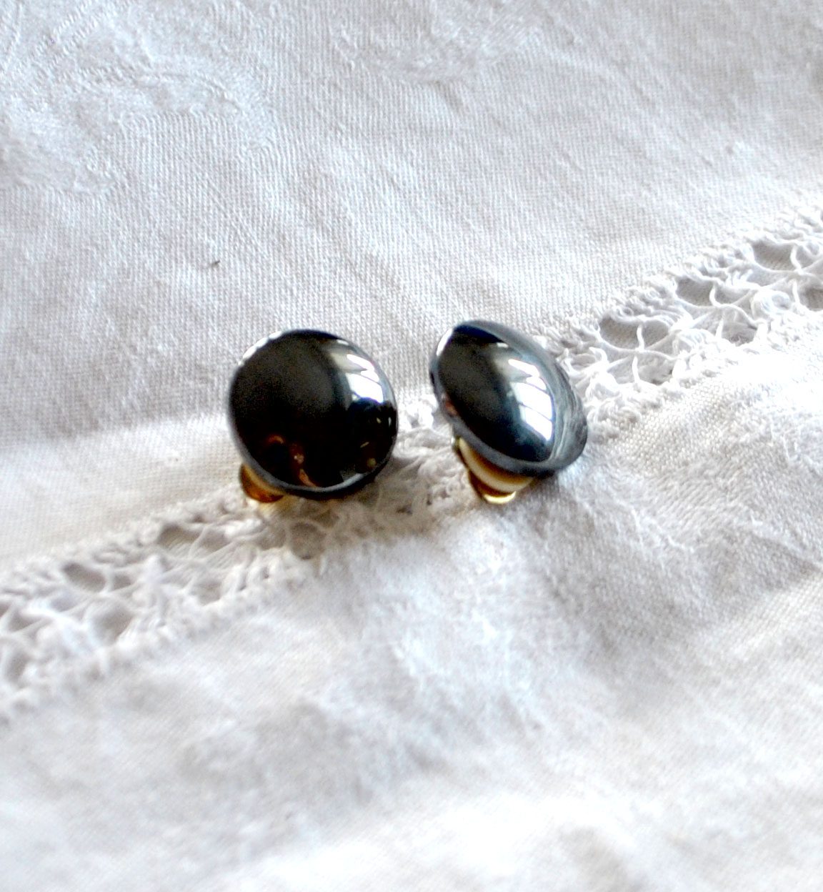 Boucles d'oreilles clips cabochon en pierre hématite - bijou vintage – Image 6