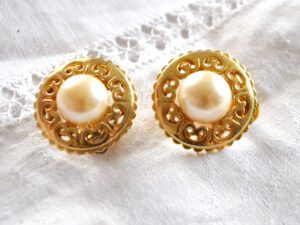 Boucles d'oreilles CLIPS cabochon perle nacrée - Bijou vintage doré